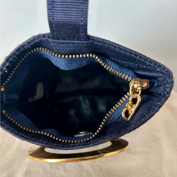 Vintagw Celine Circle Logo Pouch, a rare accessory from the 1990s. - Picture 6 of 7